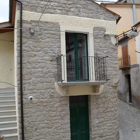 La Casa Di Giulietta * Castelmezzano