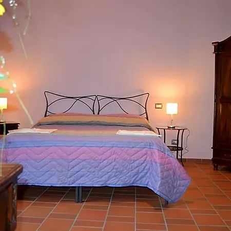 La Casa Di Giulietta ベッド・アンド・ブレックファスト カステルメッツァーノ